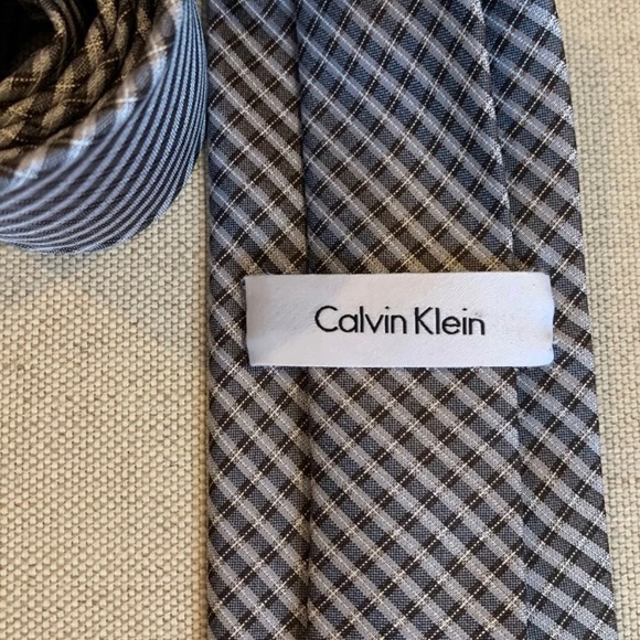 Calvin Klein Men’s Silk Tie - Picture 3 of 4